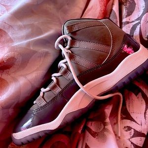 Hey I am selling this shoe on low price